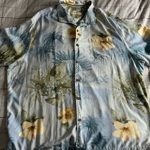 Tommy Bahama mens big and tall Floral Button-Up silk Shirt. Size 2XB